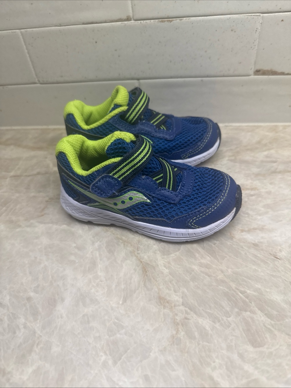 Saucony Boys Cohesion Velcro 7XW Sneaker